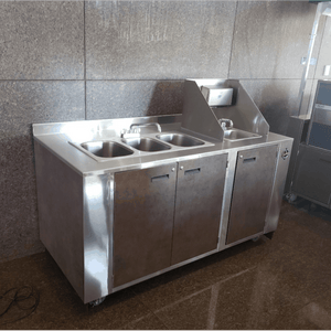 Three-compartment hand-washing sink for mobile food